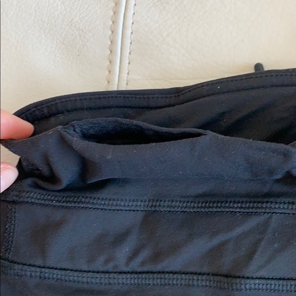 Black lululemon running tight crop length - Picture 4 of 6